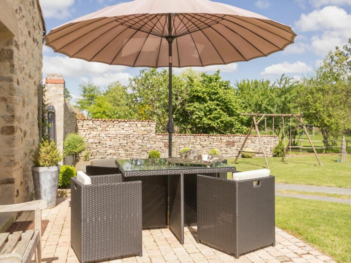 Gite De Charme Avec Piscine Chauffee Et Wifi - 2 Chambres - Fr-1-306-803 Chateauthebaud Bagian luar foto