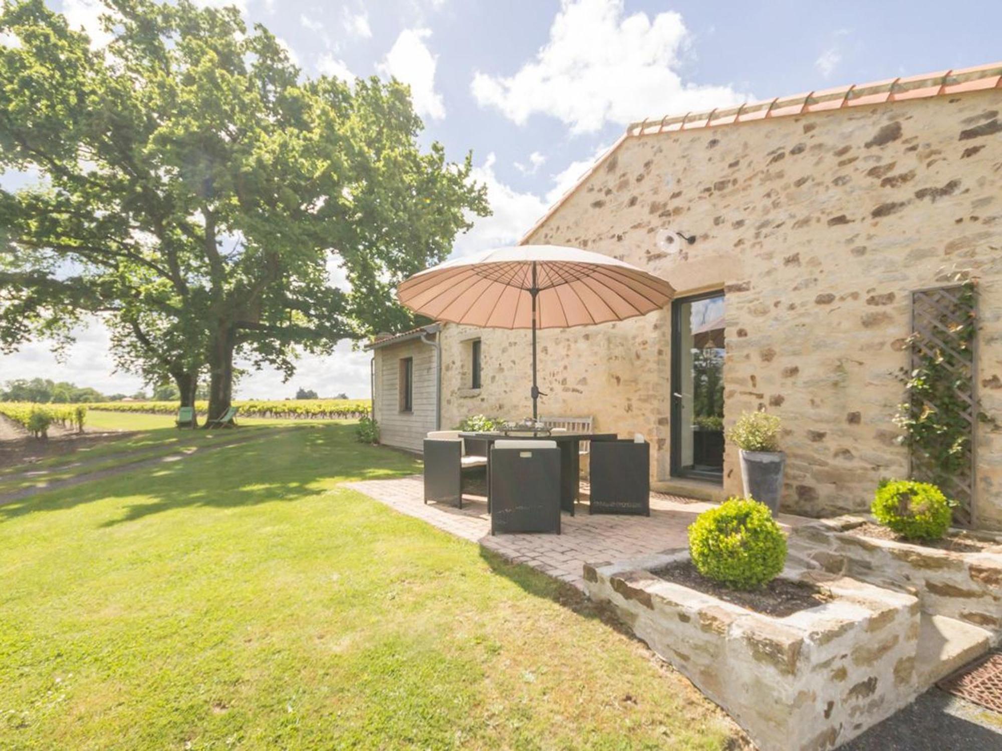 Gite De Charme Avec Piscine Chauffee Et Wifi - 2 Chambres - Fr-1-306-803 Chateauthebaud Bagian luar foto